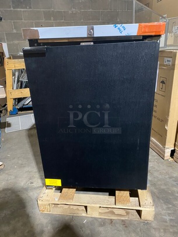 SCRATCH-N-DENT! LATE MODEL! 2019 Micro Matic Commercial Refrigerated Beer Kegerator Cooler! NO TOWER! Model: MDD23E SN: 8101681682 220V 60HZ 1 Phase - Image 2 of 11