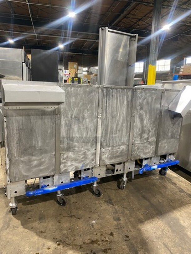 FAB! Pitco Frialator Commercial Natural Gas Powered 4 Bay Deep Fat Fryer! With Middle Fryer Basket Rack! With Oil Filter System! All Stainless Steel! On Casters! WORKING WHEN REMOVED! Model: SGH50 SN: G10HC034159 - Image 4 of 12
