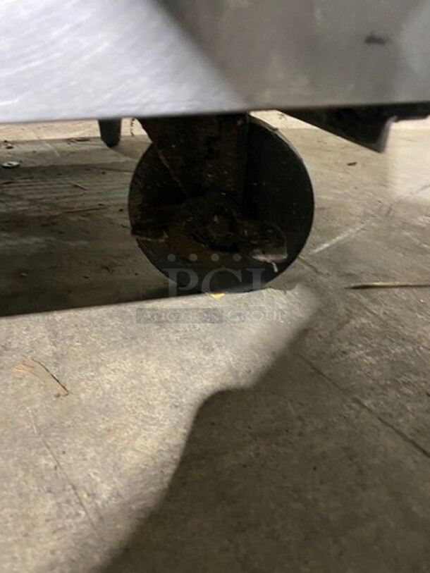 True Commercial Refrigerated Sandwich Prep Table! With Overhead Shelf! With 3 Door Storage Space Underneath! All Stainless Steel! On Casters! Model: TSSU7224MBST SN: 6626819 115V 60HZ 1 Phase - Image 10 of 11