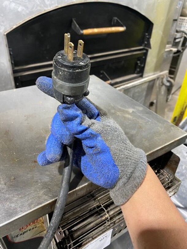 APW Wyott Commercial Countertop Conveyor Toaster! All Stainless Steel! On Legs! Model: ATEXPRESS SN: 0105D00243 120V 60HZ 1 Phase - Image 5 of 11