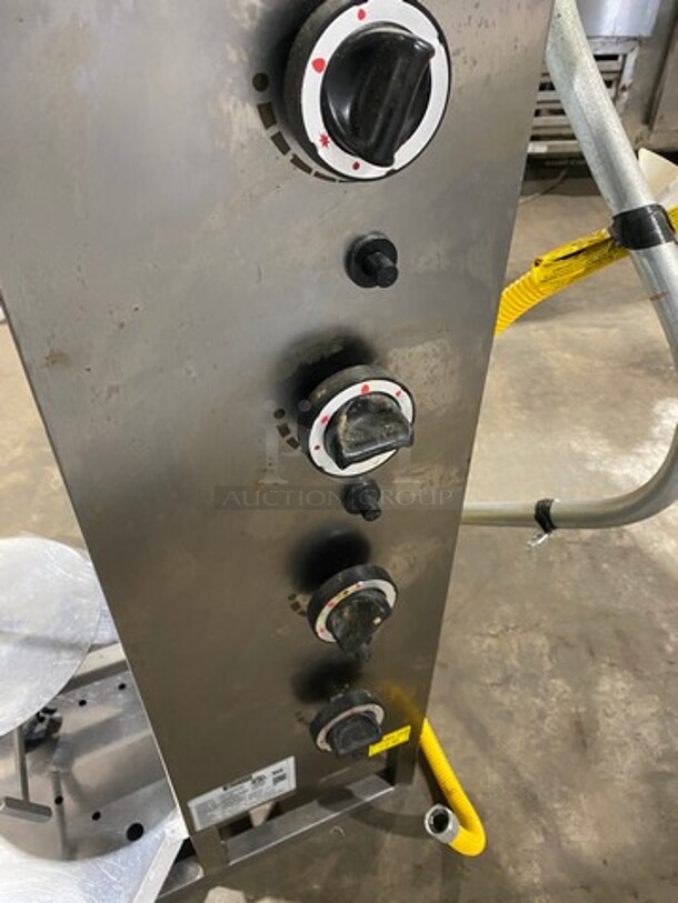 LATE MODEL! 2018 Axis Commercial Natural Gas Powered Kebab/ Gyro Machine! All Stainless Steel! Model: AXVB4 SN: 885900GD4UL180162! Working When Removed! - Image 7 of 10