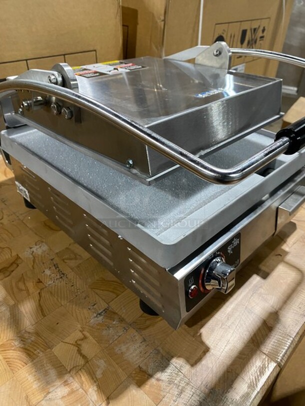 NEW! Star Countertop Two Sided Panini Grill! Stainless Steel! MODEL 9DPST14 SN:PST140922A0016 120V! Working! - Image 5 of 8