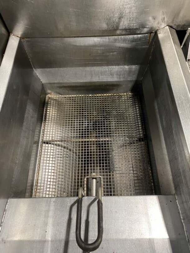 WOW! Frymaster Commercial Natural Gas Powered Deep Fat Fryer With Side Dumping Station! With Metal Frying Baskets! With Back Splash! All Stainless Steel! On Casters! SN:0204GH0014 110-120V 1PH - Image 6 of 12