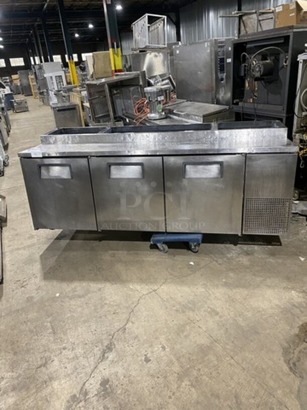 True Refrigerated Pizza Prep Table! Model TPP93 Serial 6949372! 115V 1 Phase!  - Image 1 of 10