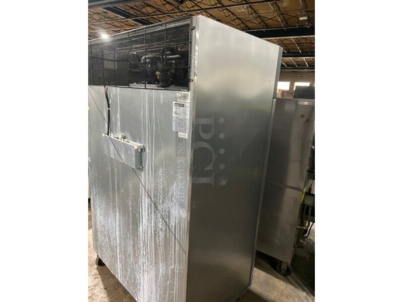 Central Commercial 2 Door Reach In Refrigerator! With Poly Coated Racks! All Stainless Steel! Model 69K032 Serial 4067188! 115V 1Phase! On Casters! - Image 4 of 10