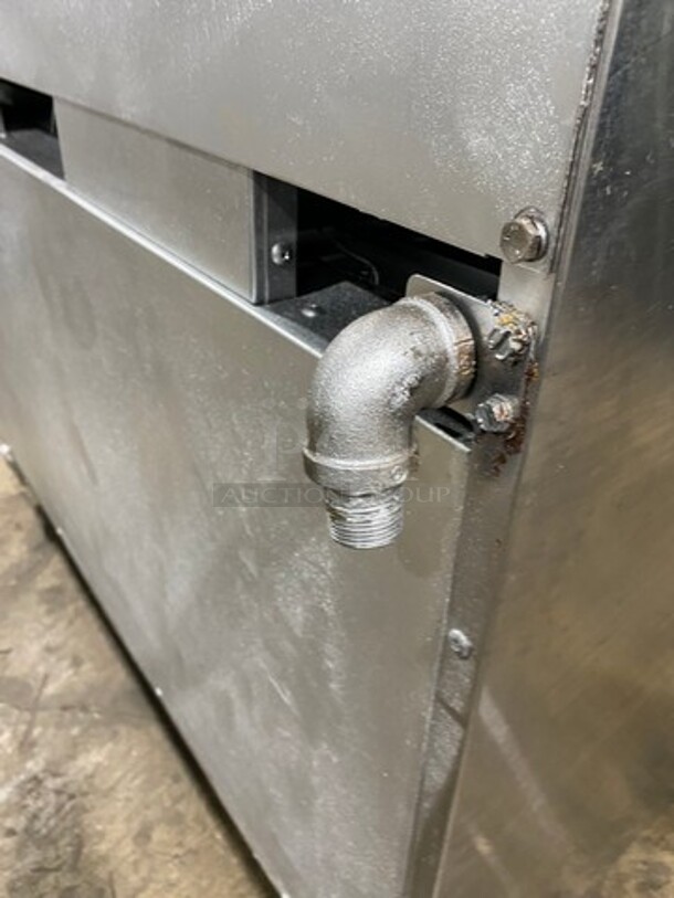 RARE FIND! ALL STAINLESS STEEL VULCAN Natural Gas Powered 36 " Flat Griddle With 2 Burner Hot Plate Combo! With 2 Ovens Underneath! On Commercial Casters With Raised Blacksplash and Salamander shelf!  - Image 9 of 9