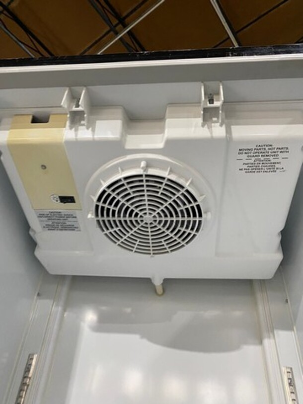 Imbera Single Door Refrigerated Reach In Cooler Merchandiser! With View Through Door! Model: G319CO2 SN: 111150813014 115V 60HZ 1 Phase - Image 7 of 8