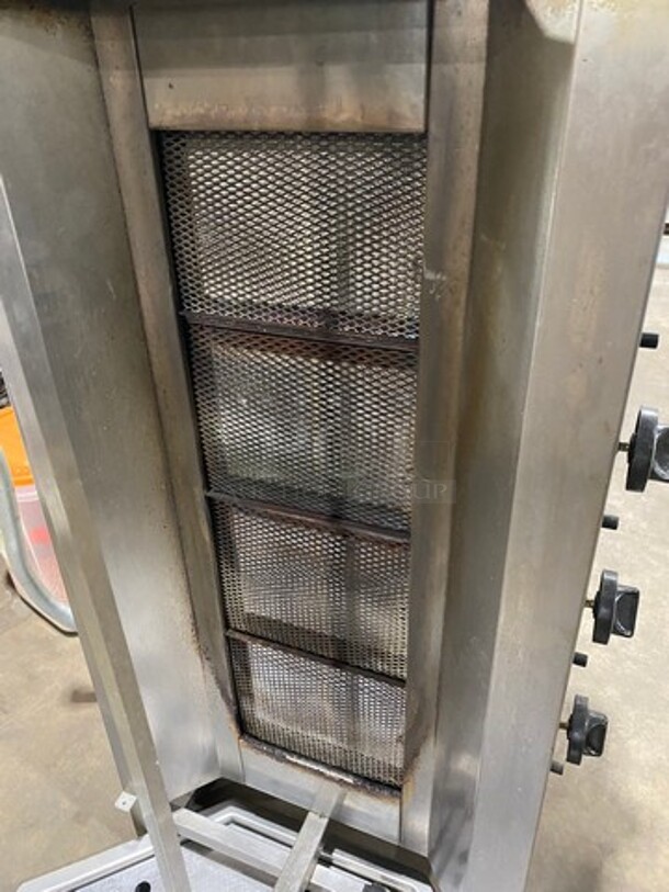 LATE MODEL! 2018 Axis Commercial Natural Gas Powered Kebab/ Gyro Machine! All Stainless Steel! Model: AXVB4 SN: 885900GD4UL180161! Working When Removed! - Image 4 of 9