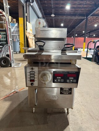 LATE MODEL Keating Commercial Countertop Electric Powered Deep Fat Fryer! With 2 Frying Baskets! With Backsplash! Model 10X11ICCM Serial 41328! 208/240V 3Phase! On Small Legs! Working When Removed!