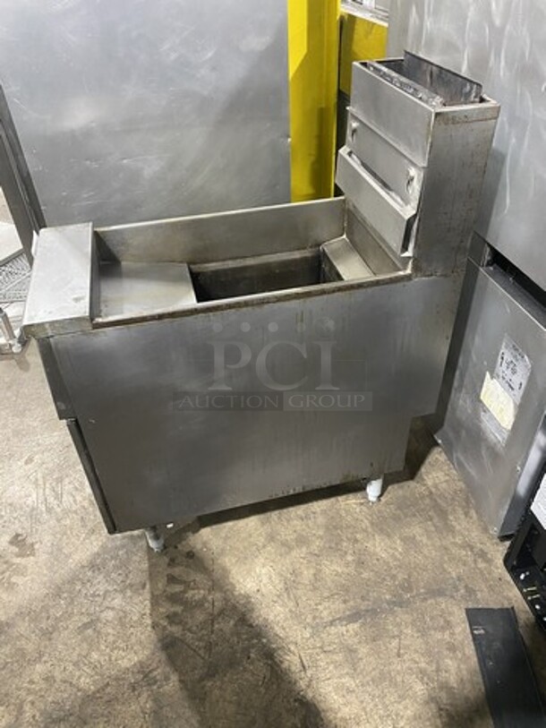 Pitco Frialator SG14 Stainless Steel Commercial Floor Style Natural Gas Powered Deep Fat Fryer 110,000 BTU. - Image 2 of 11