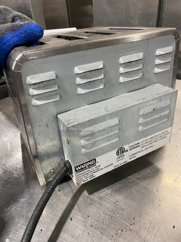 Waring Commercial Countertop Heavy Duty 4 Slot Toaster! Model: WCT800  120V - Image 4 of 8