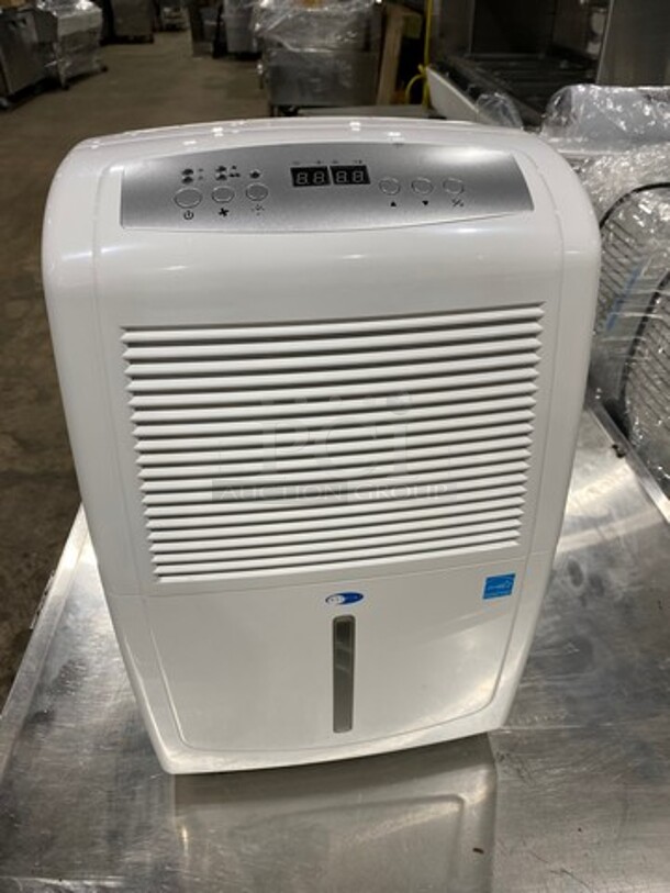 NEW! OUT OF THE BOX! SCRATCH-N-DENT! Whynter 70 Pint Portable Dehumidifier Unit! With Built In Pump! Model: RPD702WP 115V - Image 2 of 9