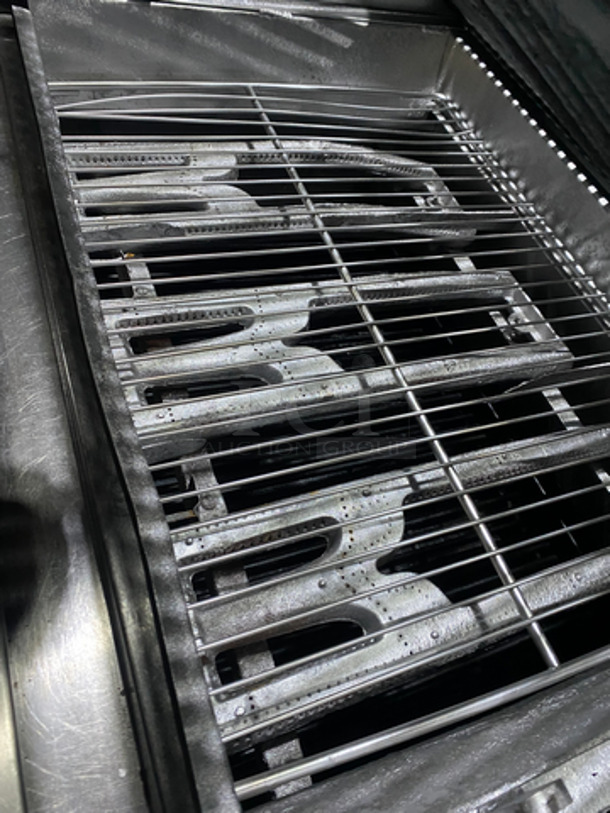 MagiKitch'n Commercial Natural Gas Powered Char Broiler Grill! With Back And Side Splashes! All Stainless Steel! On Legs! Model: FMSMB36 SN: 95070769 - Image 6 of 9