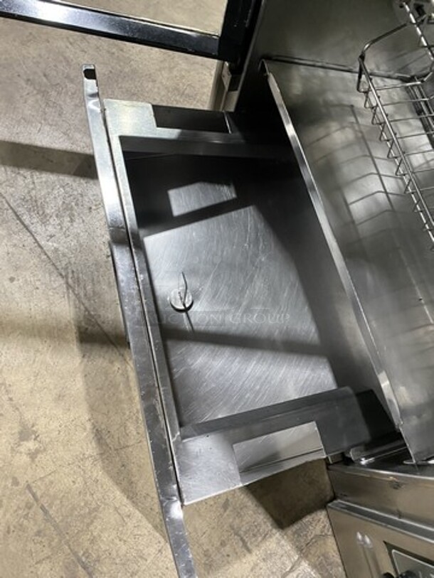 NICE! Henny Penny Electric Powered Counter Top Chicken Rottiserrie Machine! Model TR6! With Baskets! Working When Removed!  - Image 7 of 9