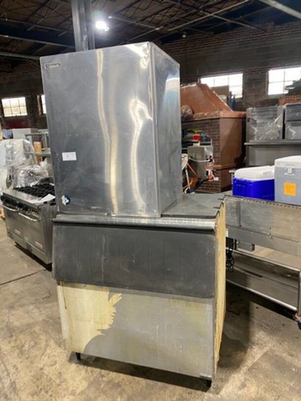 Hoshizaki Commercial Ice Maker Machine! With Commercial Ice Bin! All Stainless Steel! On Legs! Model: KM1340MRH SN: V14076K 208/230V 60HZ 1 Phase