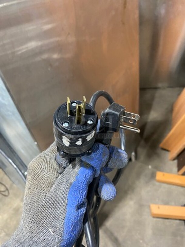 Continental Commercial Split Door Reach In Half Cooler Half Freezer Combo Unit! All Stainless Steel! On Casters! Model: DL1RFSA SN: 15881550 115V 60HZ 1 Phase - Image 10 of 11