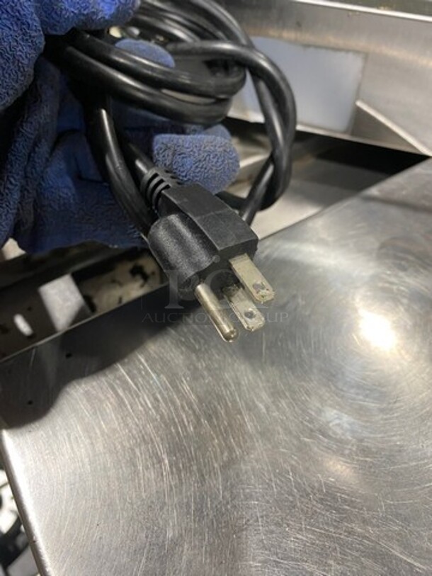 Commercial Countertop Electric Powered Heated Food Display Case! Glass All Around! With Rear Access! Stainless Steel Body! - Image 7 of 7