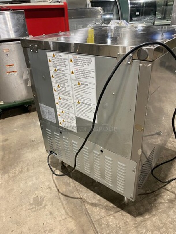 Turbo Air Commercial Single Door Lowboy/ Worktop Cooler! All Stainless Steel! Model: MUR28N711S SN: H2K0U2REX0762 115V 60HZ 1 Phase - Image 4 of 8