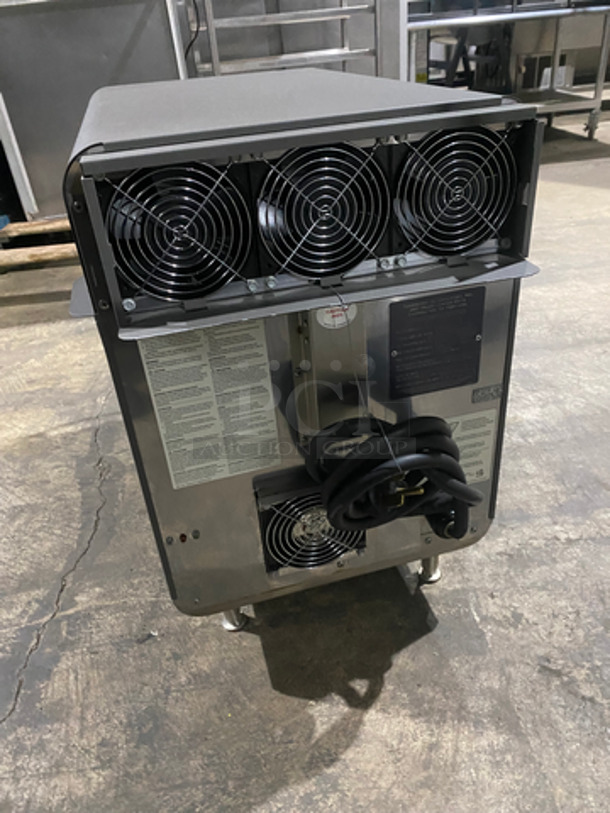 2018 Turbo Chef Commercial Countertop Rapid Cook Oven! On Small Legs! Model: NGO SN: NGOD42244 208/240V 60HZ 1 Phase - Image 3 of 8