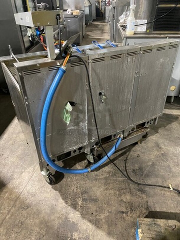 Pitco Frialator Commercial Electric Powered 2 Bay Deep Fat Fryer With Dump Station! With Oil Filter System! All Stainless Steel! On Casters! WORKING WHEN REMOVED! Model: SE14 SN: E10HD036879 208V 60HZ 3 Phase - Image 4 of 12