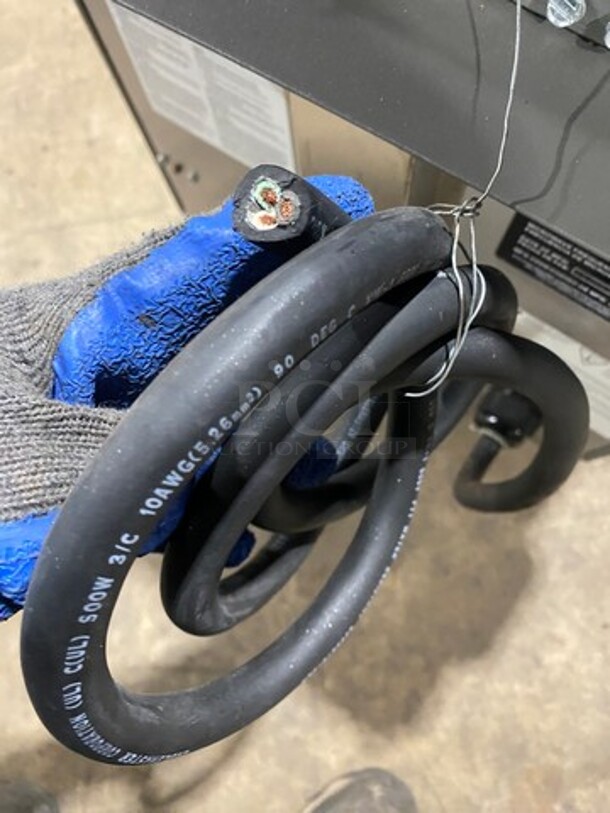 LATE MODEL! 2020 Turbo Chef Commercial Countertop Rapid Cook Oven! On Small Legs! Model: NGO SN: NGOD52018 208/240V 60HZ 1 Phase - Image 8 of 8