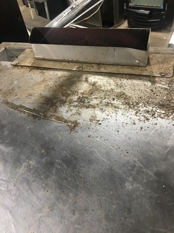 NICE! LATE MODEL! 2018 Blodgett Commercial Natural Gas Powered Convection Oven! With View Through Doors! Metal Oven Racks! All Stainless Steel! On Legs! WORKING WHEN REMOVED! Model: SHO100G SN: 080818CR080S - Image 11 of 12