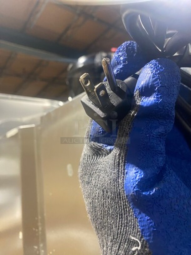 AMAZING! BRAND NEW! Continental Commercial 2 Door Reach In Refrigerator! With Poly Coated Racks! All Stainless Steel! Model: 2RN SN: 16234426 115V 60HZ 1 Phase - Image 11 of 12