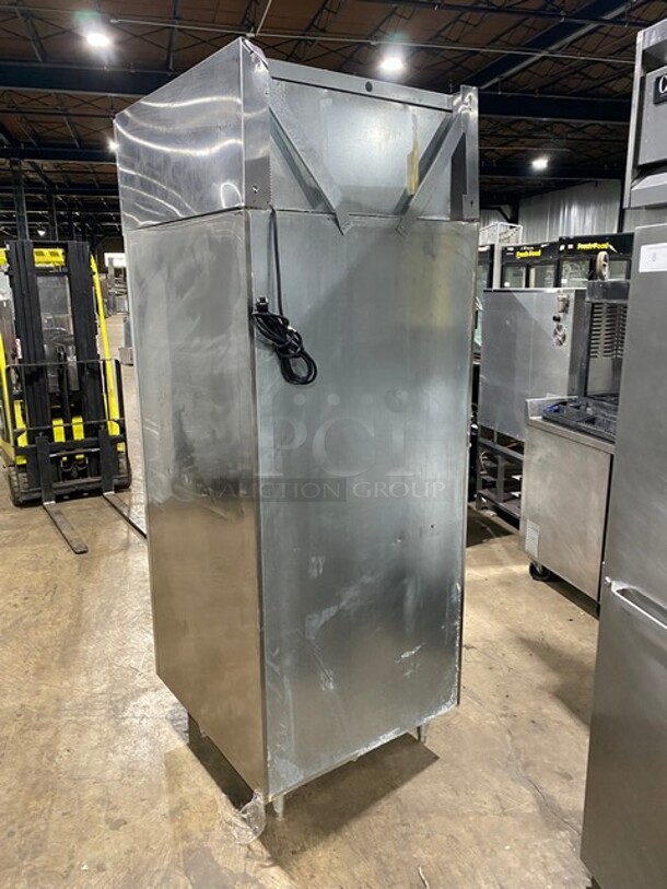 Victory Commercial Single Door Reach In Freezer! All Stainless Steel! On Legs! Model: FS1DS7EW SN: D0746877 115V 60HZ 1 Phase - Image 4 of 9