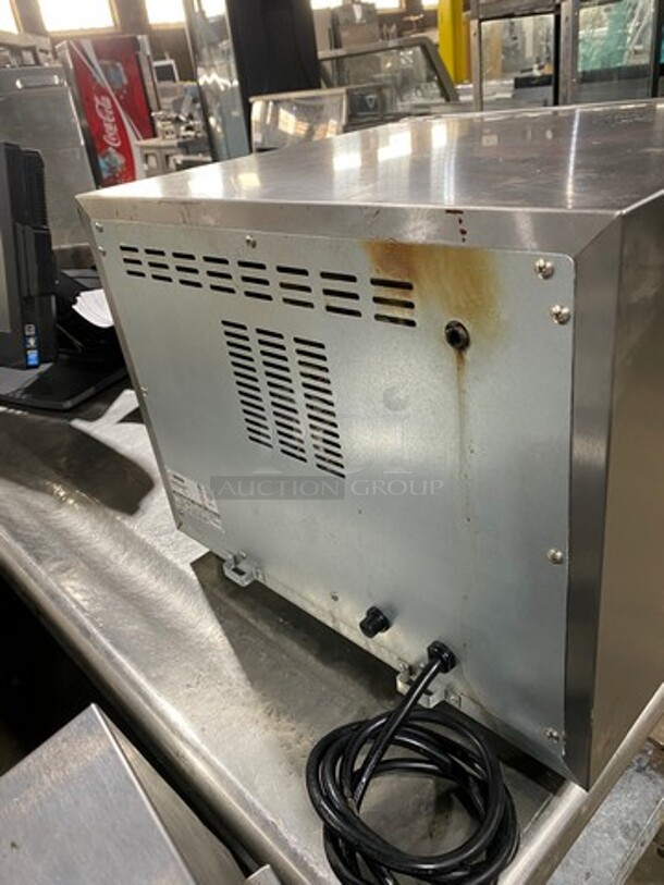 Winco Commercial Countertop Electric Powered Convection Oven! With View Through Door! Stainless Steel Body! Model: ECO250 SN: ECO25090000825 120V - Image 4 of 8