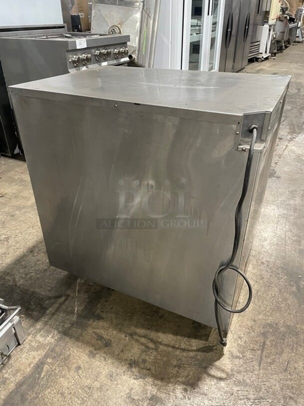 FWE Commercial Food Warming/Holding Cabinet! All Stainless Steel! With Metal Racks! On Casters! 120V! Model: HLC-SL-1826-8-CHP SN: 165031501! - Image 4 of 6