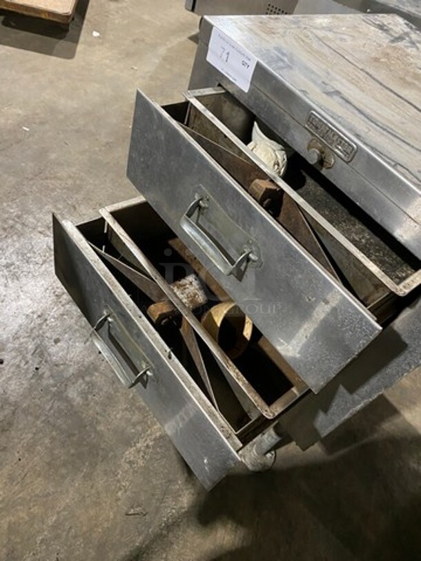 Toastmaster Commercial Electric Powered 2 Drawer Warmer! All Stainless Steel! On Legs! Model: 2DS SN: 7568 115V - Image 5 of 8