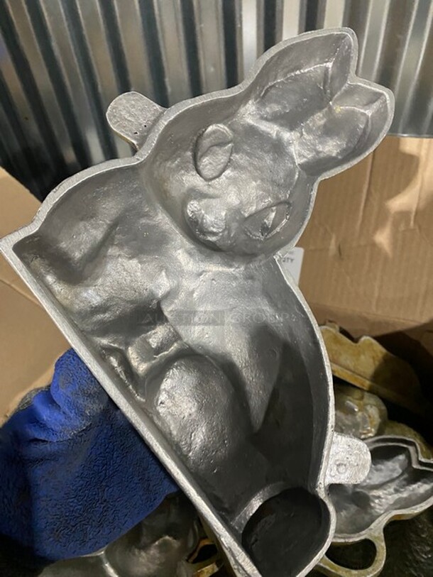 All One Money! Assorted Aluminum Bunny Shaped Baking Mold! - Image 4 of 4