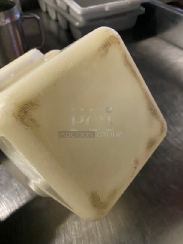 Poly 4Qt Food Containers! 3x Your Bid! - Image 4 of 4