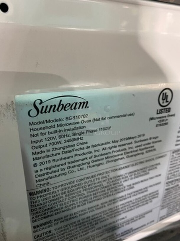 LATE MODEL! 2019 Sunbeam Countertop Microwave Oven! Model: SGS10702 120V 60HZ 1 Phase - Image 5 of 8