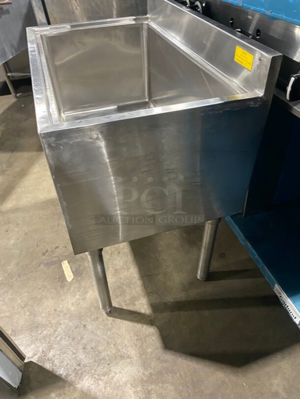 Commercial Undercounter Ice Bin! With Back Splash! Solid Stainless Steel! On Legs! - Image 3 of 5