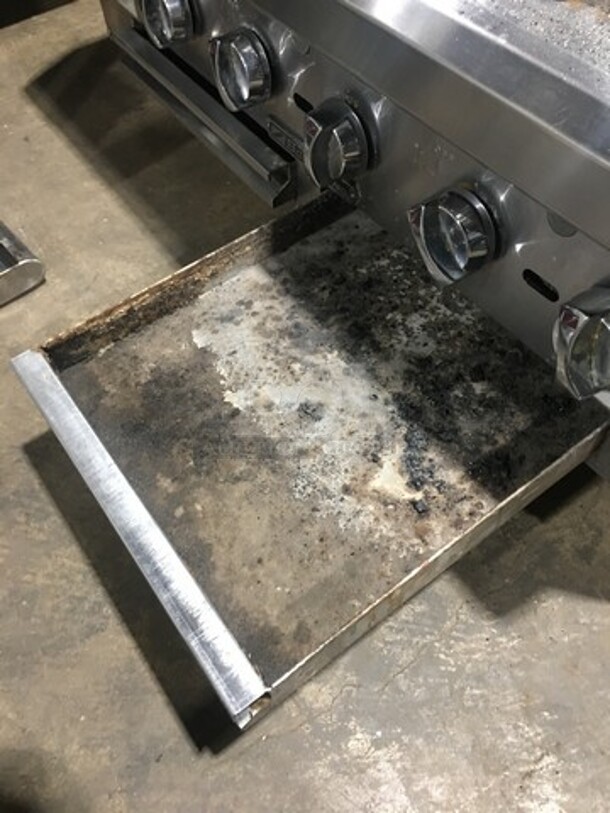 LATE MODEL! 2018 Southbend Commercial Countertop Natural Gas Powered Char Broiler Grill! With Back And Side Splashes! All Stainless Steel! On Small Legs! WORKING WHEN REMOVED! Model: HDC36 SN: 18H93627 - Image 10 of 12