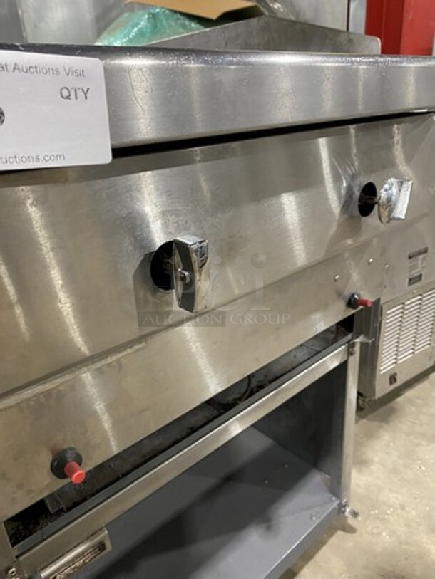 All Stainless Steel 24 Inch Natural Gas Powered Char Broiler Grill! On Custom Stainless Steel Stand! - Image 6 of 8