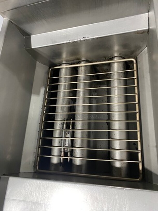 Pitco Sir Lawrence Commercial Natural Gas Powered Deep Fat Fryer! With Metal Frying Baskets! With Backsplash! All Stainless Steel! On Legs! - Image 6 of 9