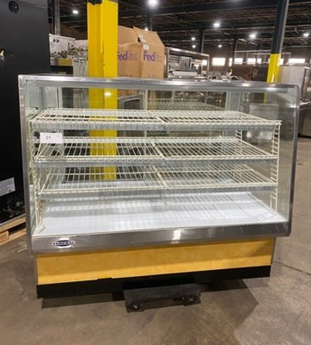 Federal Industries Commercial Dry Bakery Display Case Merchandiser! With Slanted Front Glass! With Sliding Rear Access Doors! Model: VH59 SN: 761812 120V 60HZ 1 Phase