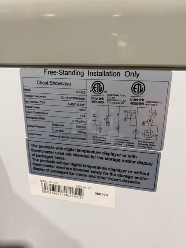 NEW Scratch And Dent Commercial Free Standing Chest Showcase Freezer! Model SD325 SN: SD0011900111904270028 115V 1PH - Image 7 of 9