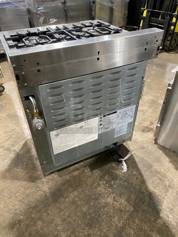 AWESOME! ZLINE Gas Powered 4 Burner Stove! With Oven Underneath! Stainless Steel! On Legs! MODEL RG30
Serial 20071176060  - Image 4 of 11