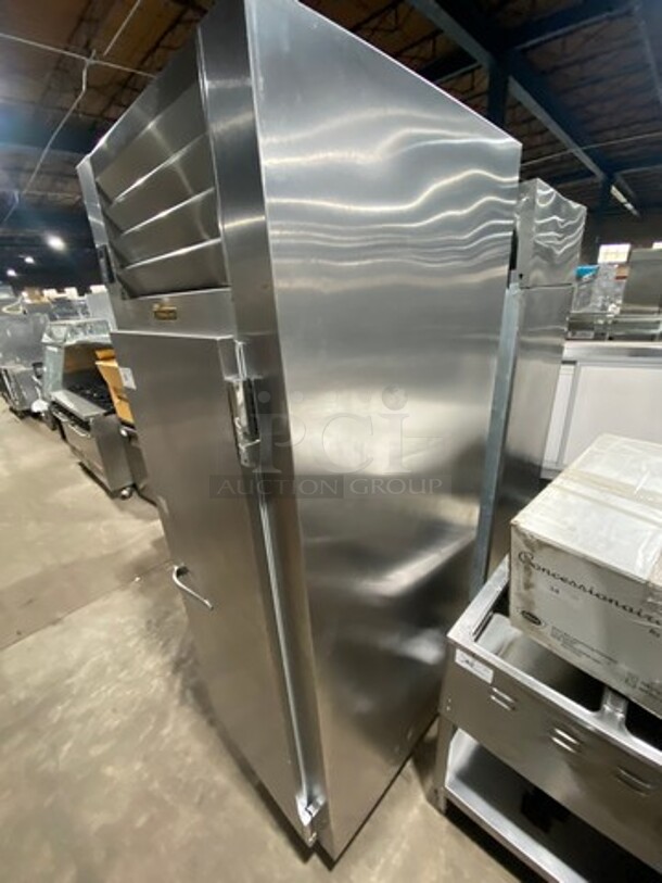 Traulsen Commercial Single Door Reach In Refrigerator! Solid Stainless Steel! On Legs! Model: RHT132WUTFHS SN: T92797D05 115V 60HZ 1 Phase - Image 2 of 9