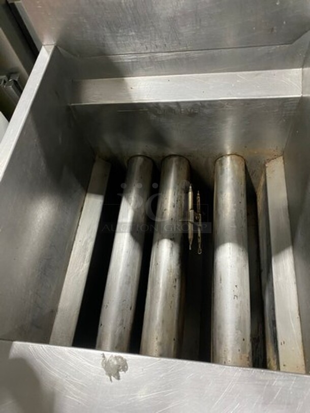 Cook Rite Commercial Natural Gas Powered Deep Fat Fryer! With Backsplash! With 2 Metal Frying Baskets! All Stainless Steel! On Legs! Model: ATFS40 - Image 6 of 9