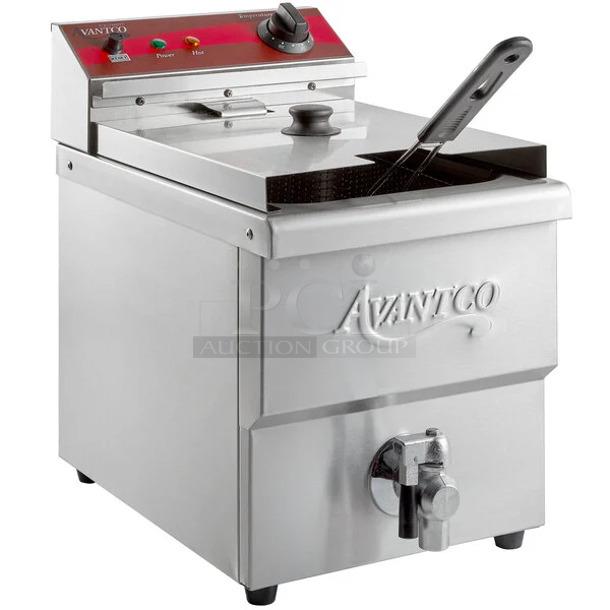 BRAND NEW SCRATCH AND DENT! Avantco 177F200 Stainless Steel 15 lb. Medium-Duty Electric Countertop Fryer w/ Metal Fry Basket and Lid. 208-240 Volts, 1 Phase. 