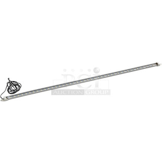BRAND NEW SCRATCH AND DENT! Avantco 18939623 Top LED Lamp for WVAC-36HC and BVAC-36HC
