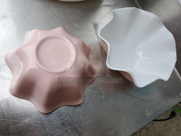 Container  - Image 1 of 3