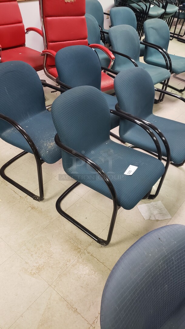 Lot of 4 Chairs

(Location 2)