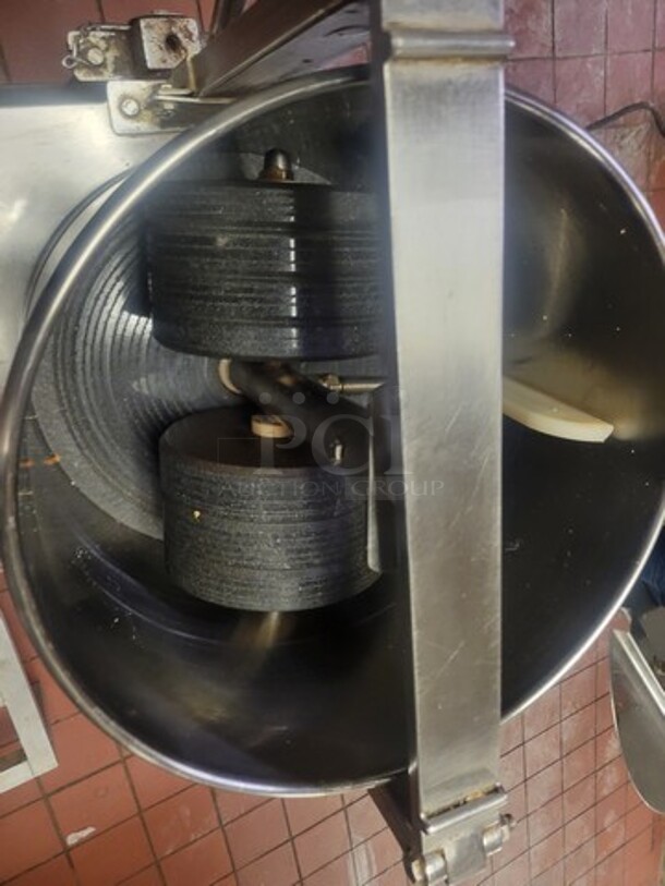 Commercial Kitchen Equipment 220Volts Good Working Condition!  - Image 2 of 5