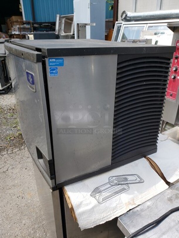 Manitowoc Air Cooled Ice Maker! (No storage bin). Needs plug - Image 4 of 8