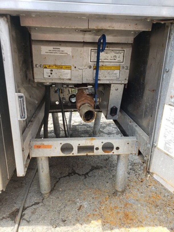 Pitco Electric Fryer!

480 V
3 PH
50/ 60 Hz  - Image 3 of 7